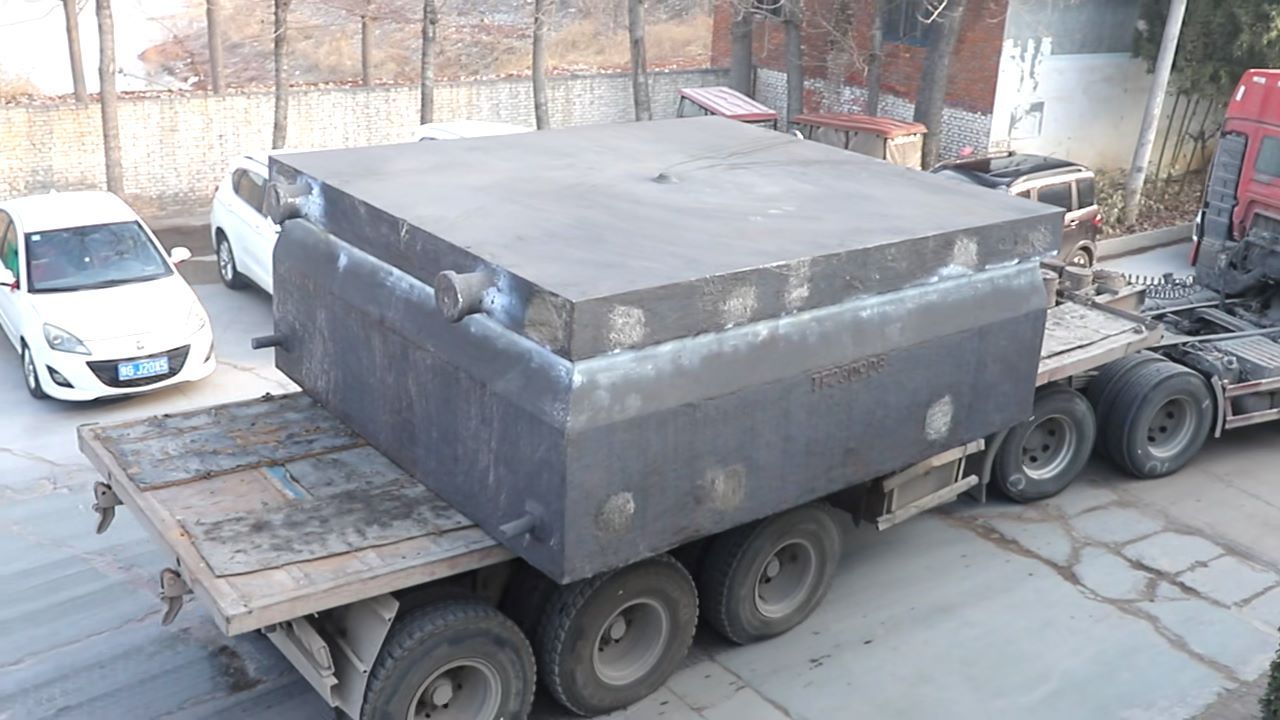 騰飛鑄鋼揭秘：大型鑄鋼件大平臺(tái)從鋼水到成品的工藝流程