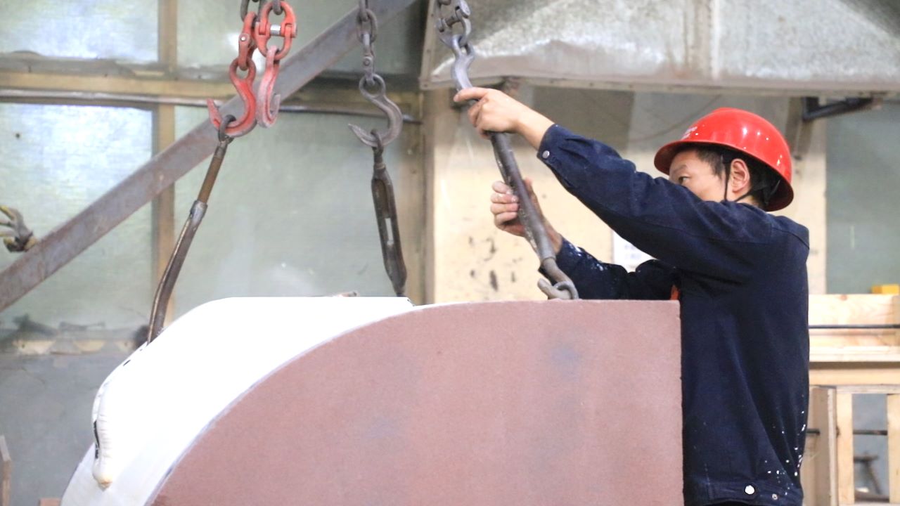 大型鑄鋼件型砂為何需要打磨？