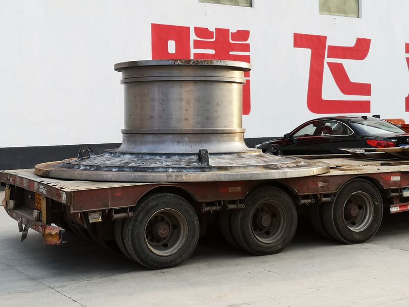 驚到了建材行業(yè)，這是哪個大型鑄鋼廠的大端蓋，騰飛鑄鋼哦