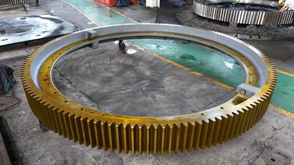 騰飛鑄鋼百科 | 大型鑄鋼件-大齒圈在生產(chǎn)中的注意事項有哪些？