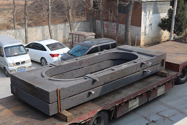 大型鑄鋼件廠家對大型鑄鋼件的清砂操作，您了解多少？